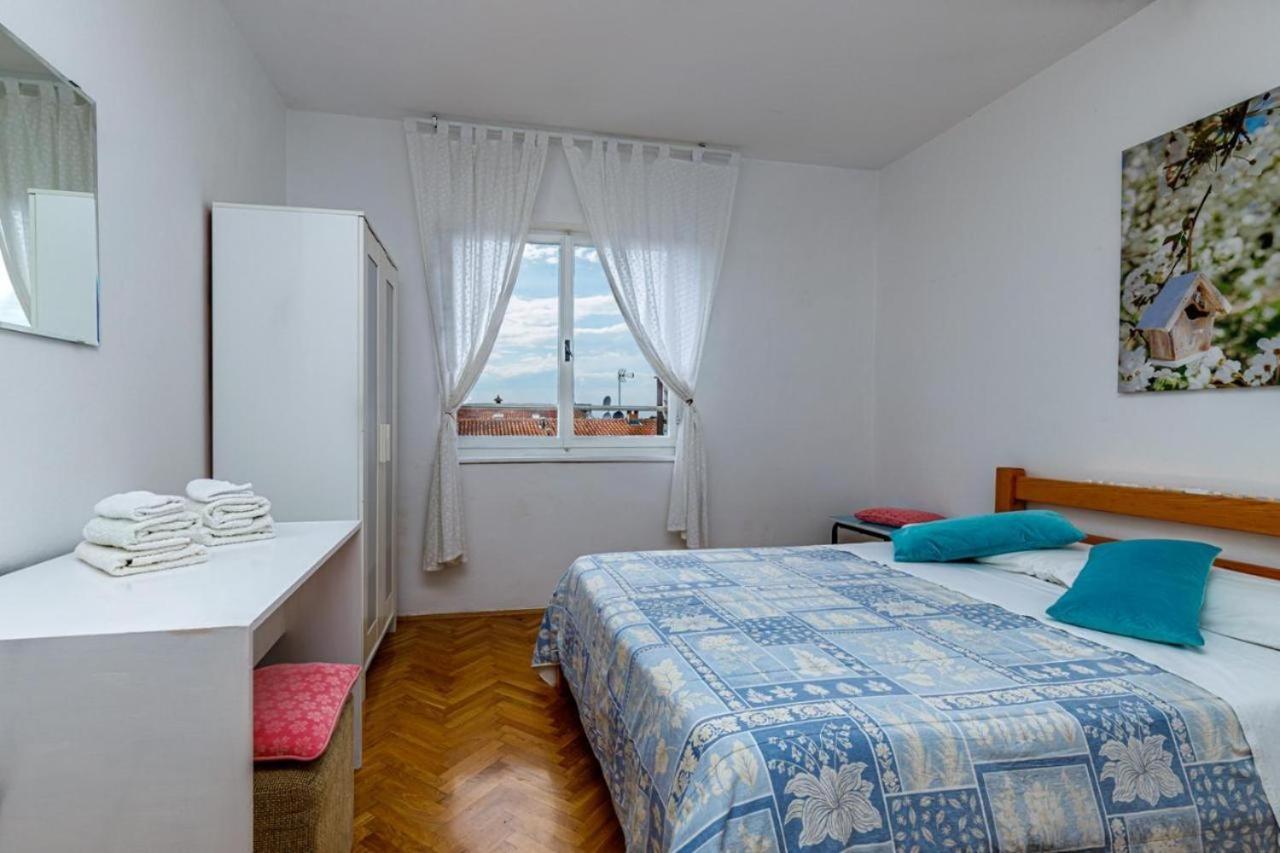 Apartment Luna 1 *